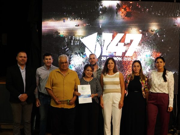 Homenaje a Teresita Base