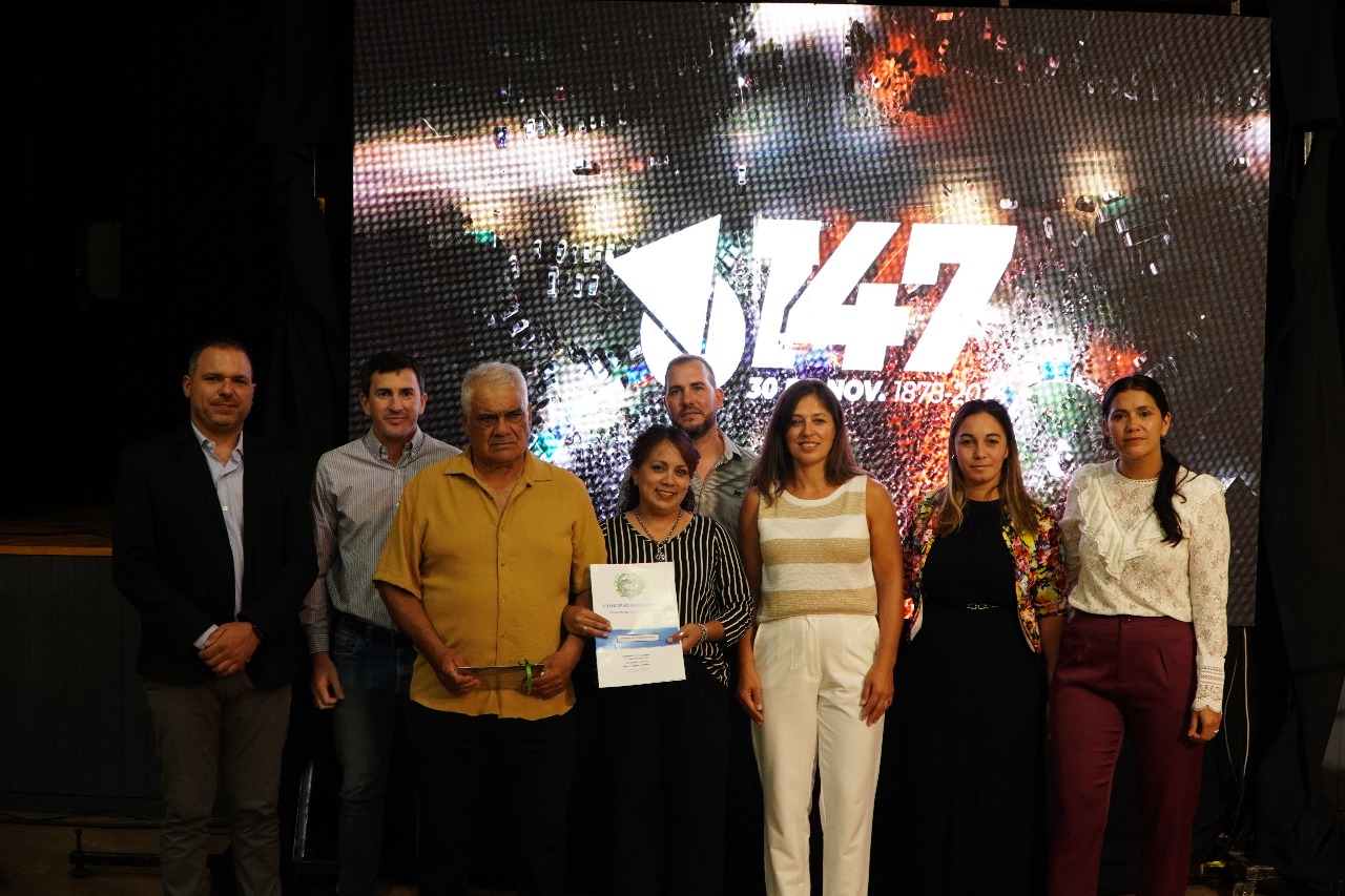 Homenaje a Teresita Base