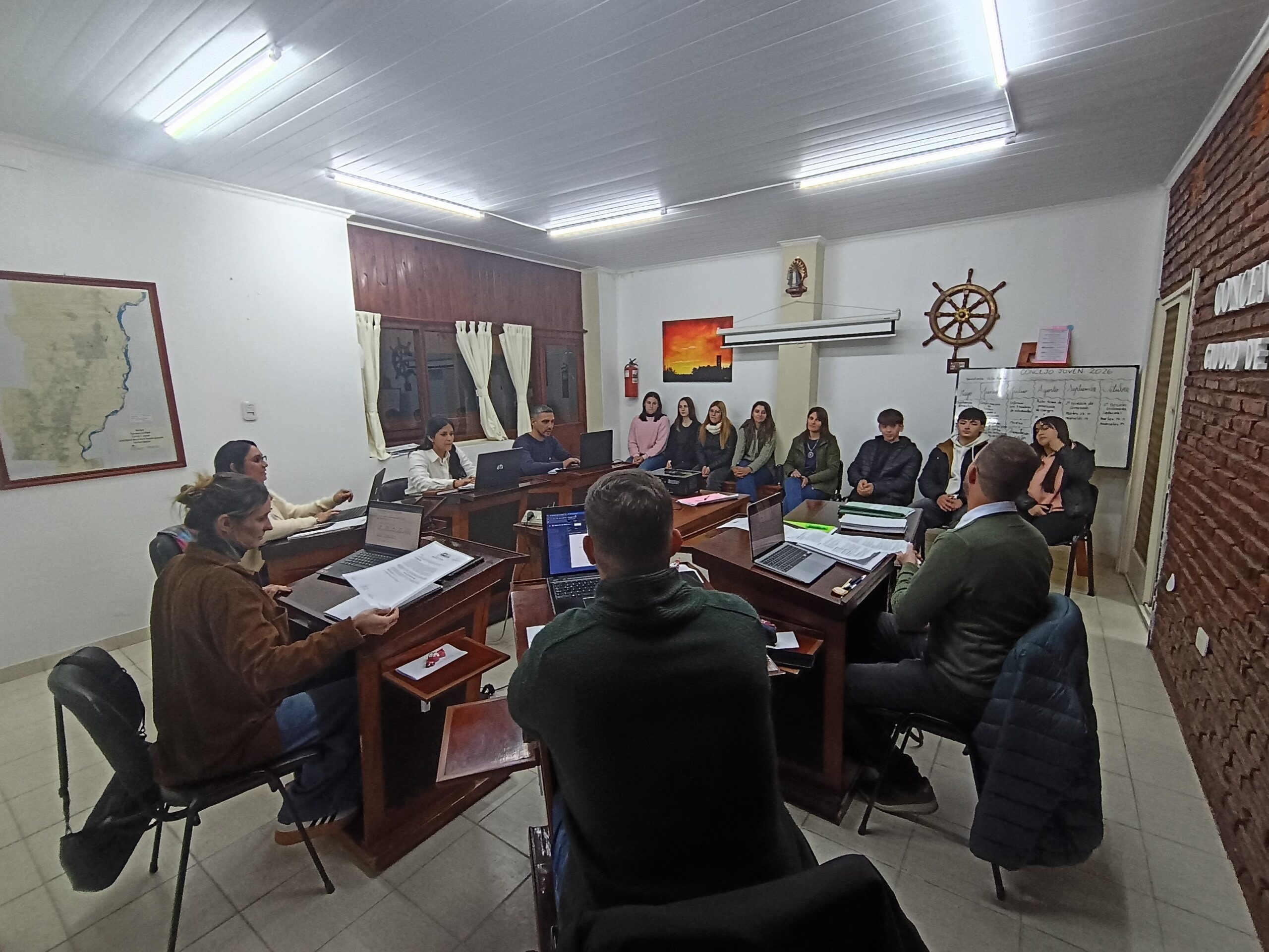 sentados 20-0526